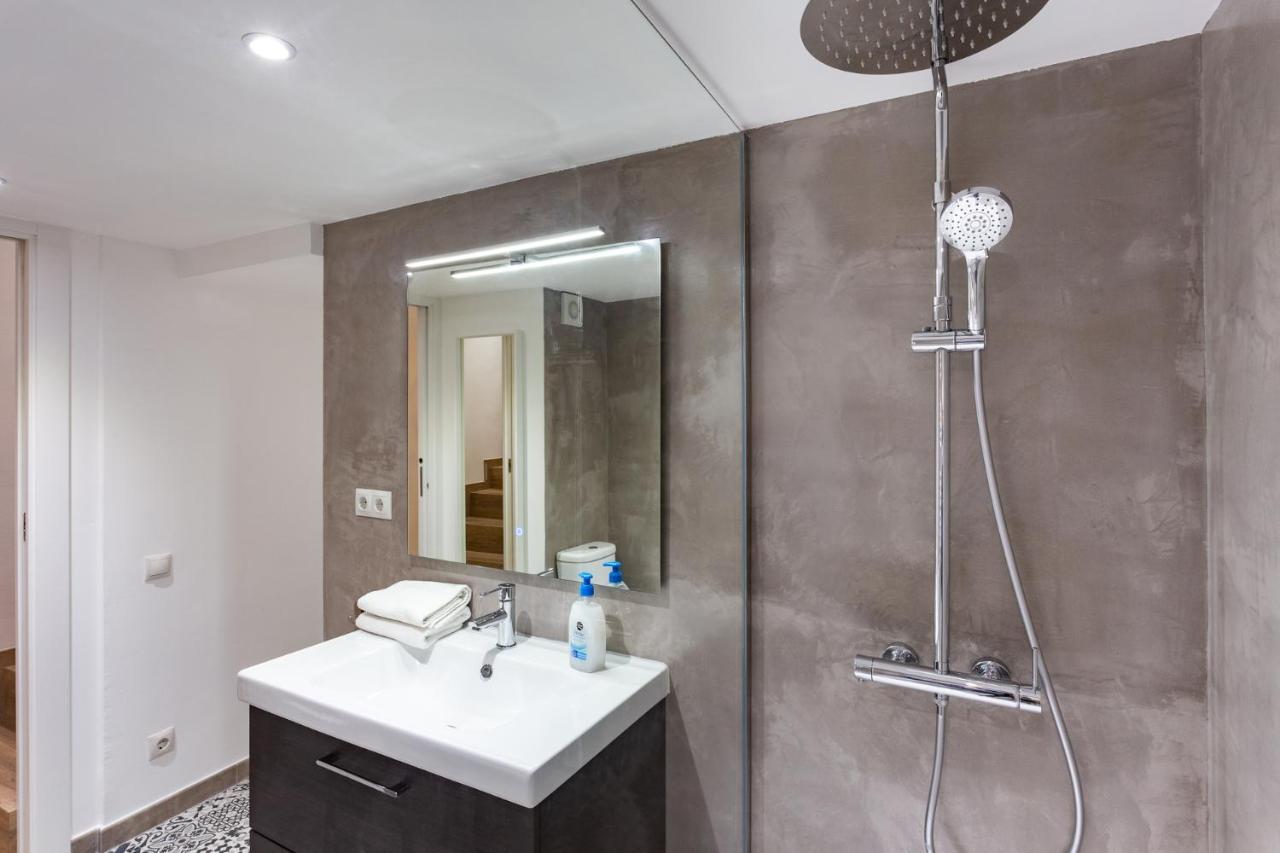 Stay U-Nique Apartments Travessera II Barcelona Ngoại thất bức ảnh